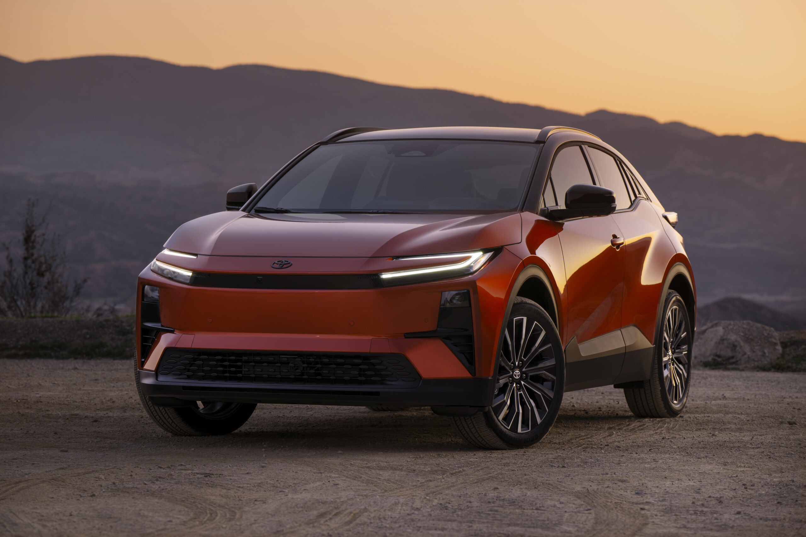 Toyota C-HR 2027 คืนชีพเป็น BEV AWD 338 แรงม้า เร่ง 0-60 ไมล์ฯ 4.9 วิ