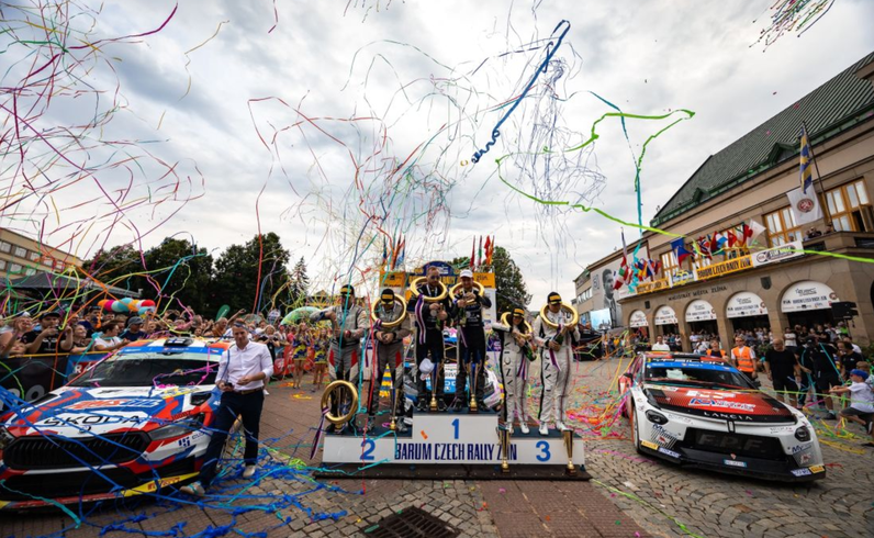 Lancia Ypsilon Rally2 HF Integrale ขึ้นโพเดียม Barum Czech Rally Zlín