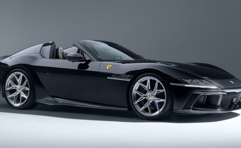 NOVITEC แต่ง Ferrari 12Cilindri Spider คาร์บอนรอบคัน ล้อ 21/22 นิ้ว และโหลด 30 มม.