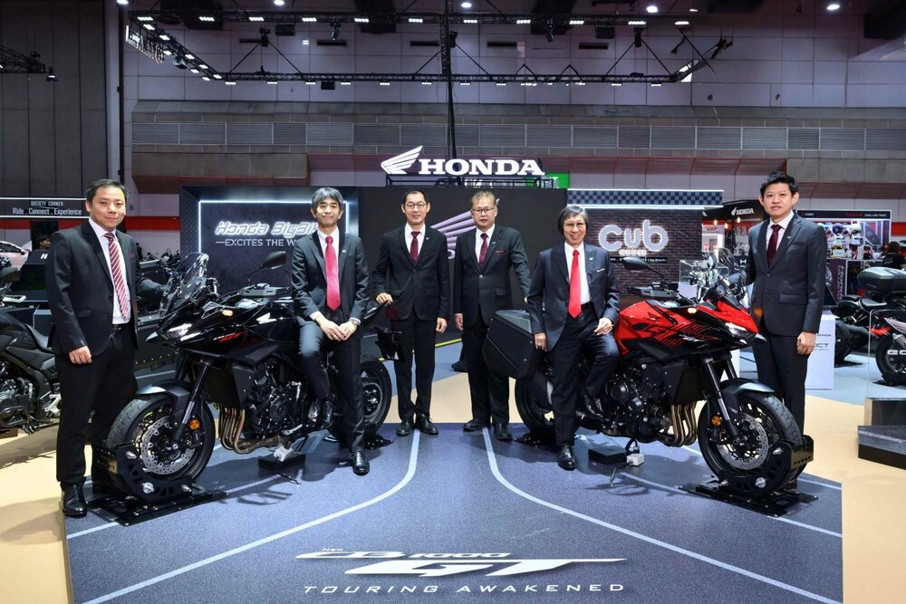ครั้งแรกในไทย! New Honda CB1000GT สปอร์ตทัวร์ริ่ง 4 สูบ ถ่ายทอดเทคโนโลยีจาก CBR Fireblade พร้อม New Honda Monkey EX Custom Edition เติมความซนสไตล์ Enduro จากรถจักรยานยนต์ฮอนด้าใน BIG MOTOR SALE 2026