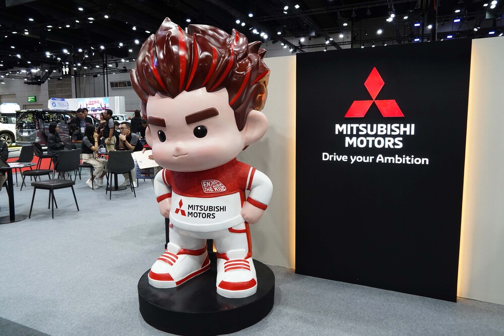 มิตซูบิชิ มอเตอร์ส ประเทศไทย ยกโชว์รูมบุกงาน BIG MOTOR SALE 2026! ชวนสัมผัสทัพยนตรกรรมหลากหลาย นำโดย “มิตซูบิชิ เอ็กซ์ฟอร์ส เอชอีวี” พร้อมแคมเปญฉลองแชมป์ เอเอ็กซ์ซีอาร์ 2 สมัยซ้อน ด้วยบัตรเติมน้ำมัน 10,000 บาท สำหรับลูกค้าที่จองและรับรถยนต์ “มิตซูบิช