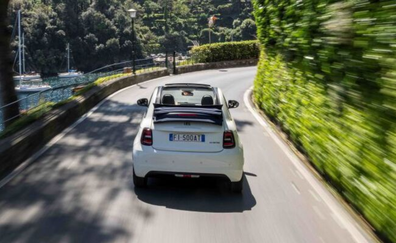 FIAT ศึกษาอากาศขับรถเปิดประทุนในบริเตน ชี้ร้อนที่สุดไม่ได้สบายที่สุด