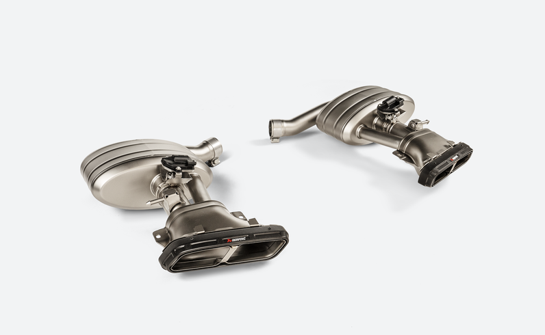 Akrapovic เปิดท่อไทเทเนียม Mercedes-AMG C 43 รุ่นปี 2026 เบาลง 3.6 กก.