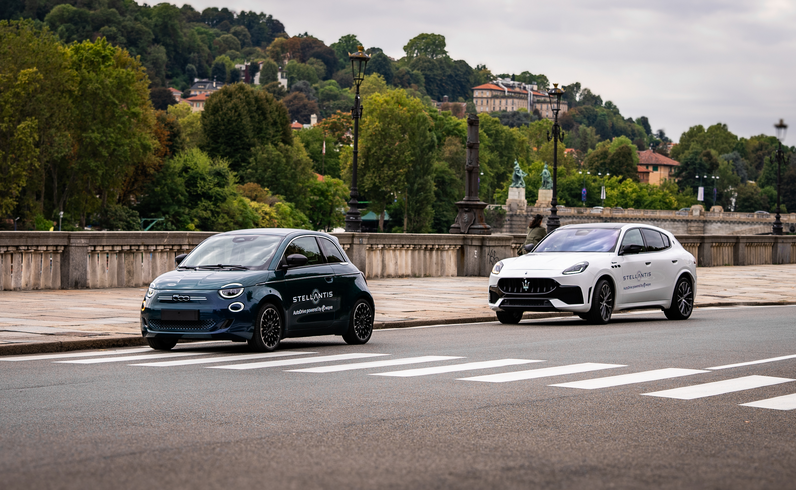 Stellantis จับมือ Wayve สาธิตขับไร้มือ Level 2++ บน Fiat 500e และ Maserati Grecale