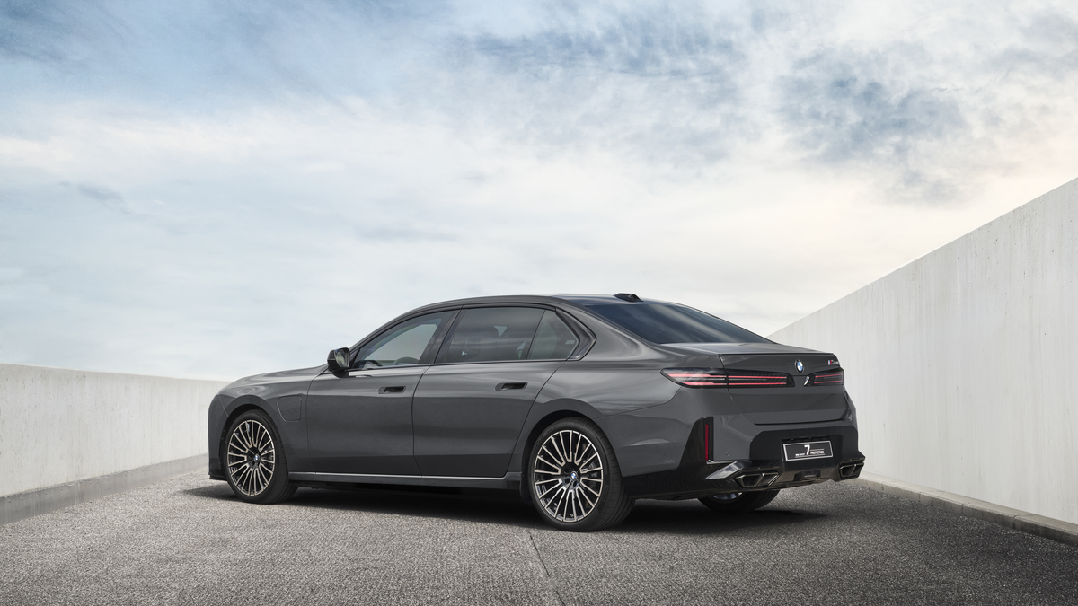 BMW Concept 7 Protection ใช้ PHEV 612 แรงม้า รองรับมาตรฐาน BayB