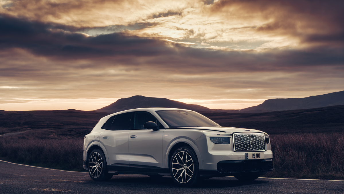 Bentley Torcal First Edition EV 888 PS แรงบิด 1,350 Nm ทำ 0-100 ใน 2.9 วินาที