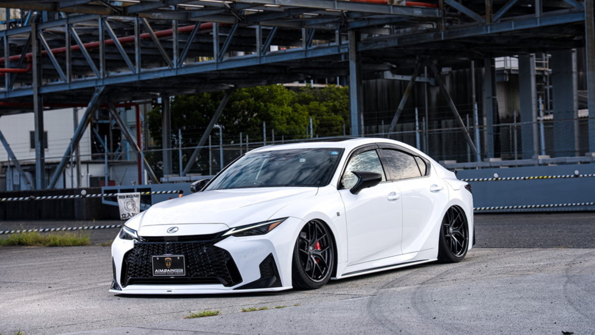 AIMGAIN เปิดชุดแอโร่ Lexus IS300h F SPORT ราคา 240,000 เยนก่อนภาษี